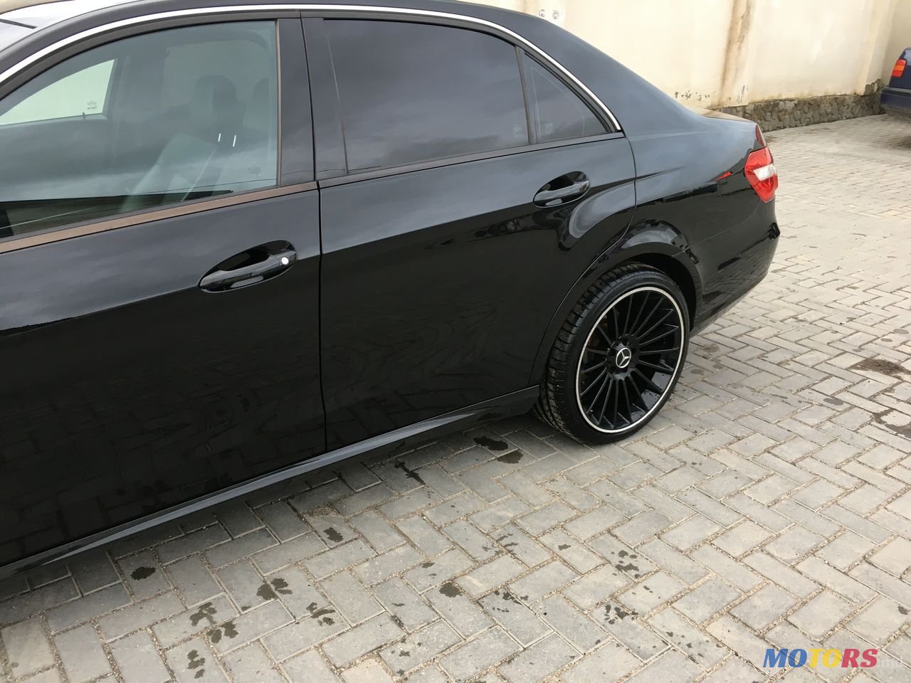 2011' Mercedes-Benz E Класс photo #2