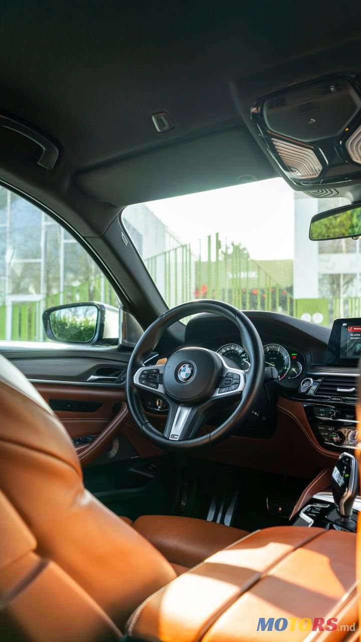 2018' BMW 5 Series photo #4