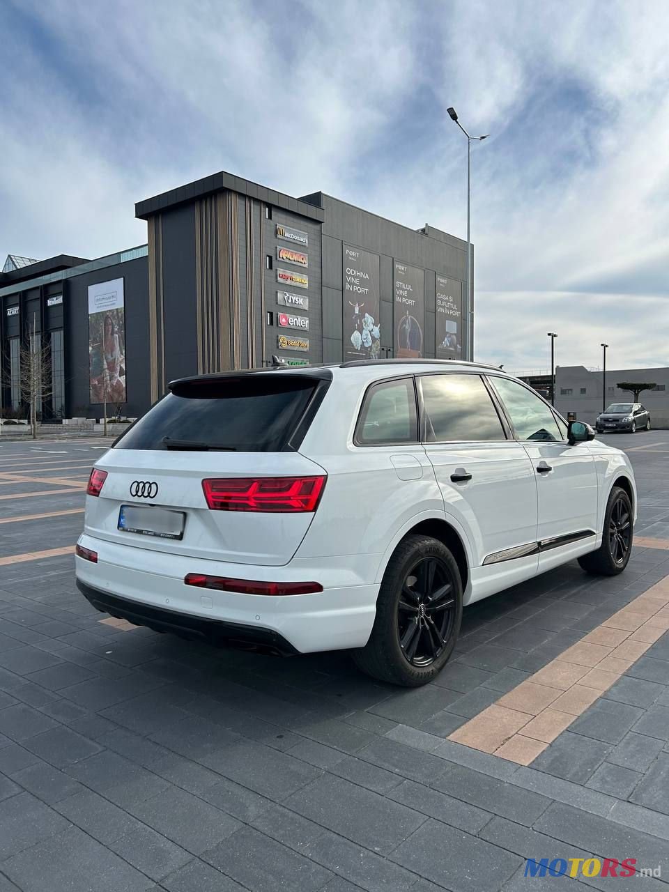 2016' Audi Q7 photo #2