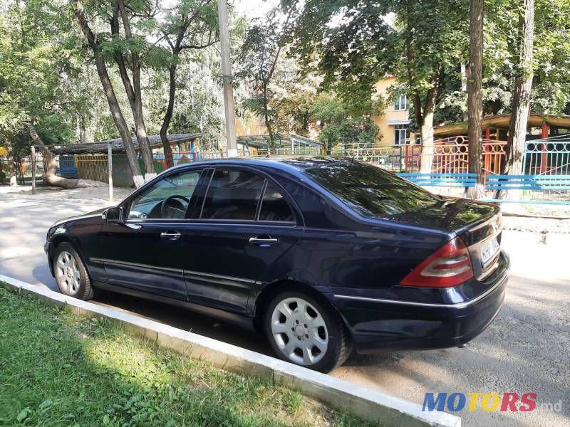 2004' Mercedes-Benz C photo #3