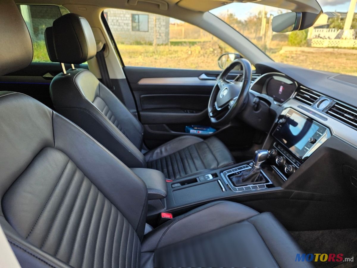 2018' Volkswagen Passat photo #5