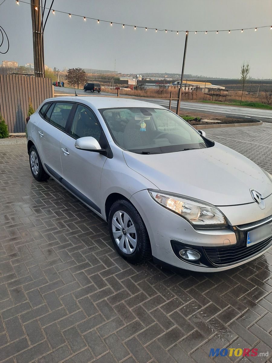 2012' Renault Megane photo #2