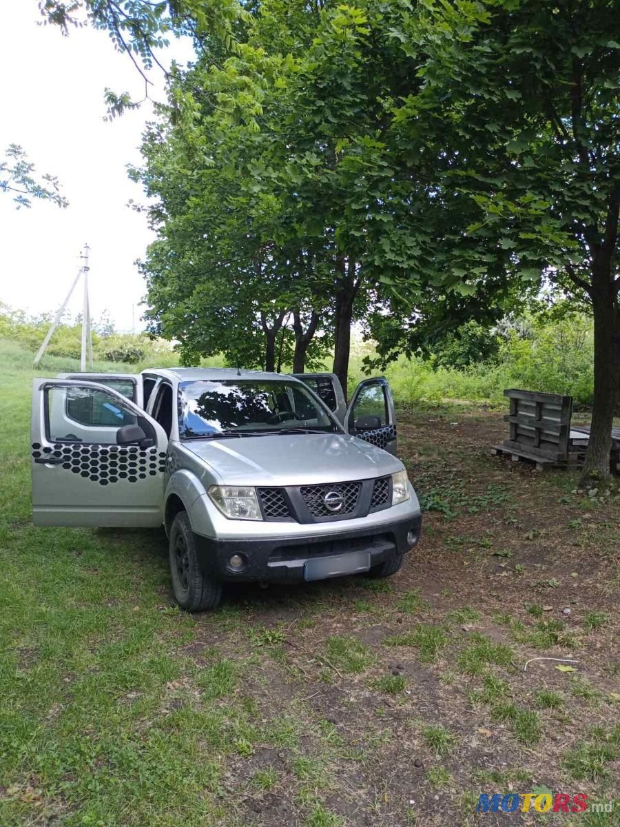 2009' Nissan Navara photo #2