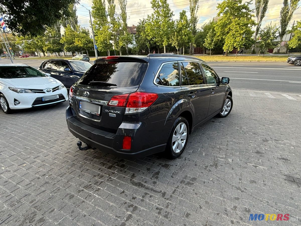 2011' Subaru Outback photo #4