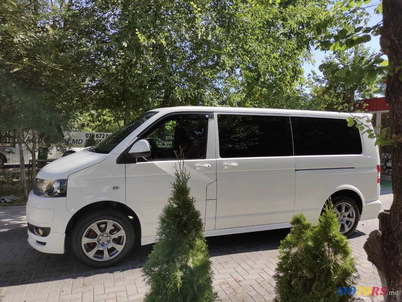 2011' Volkswagen Transporter photo #4