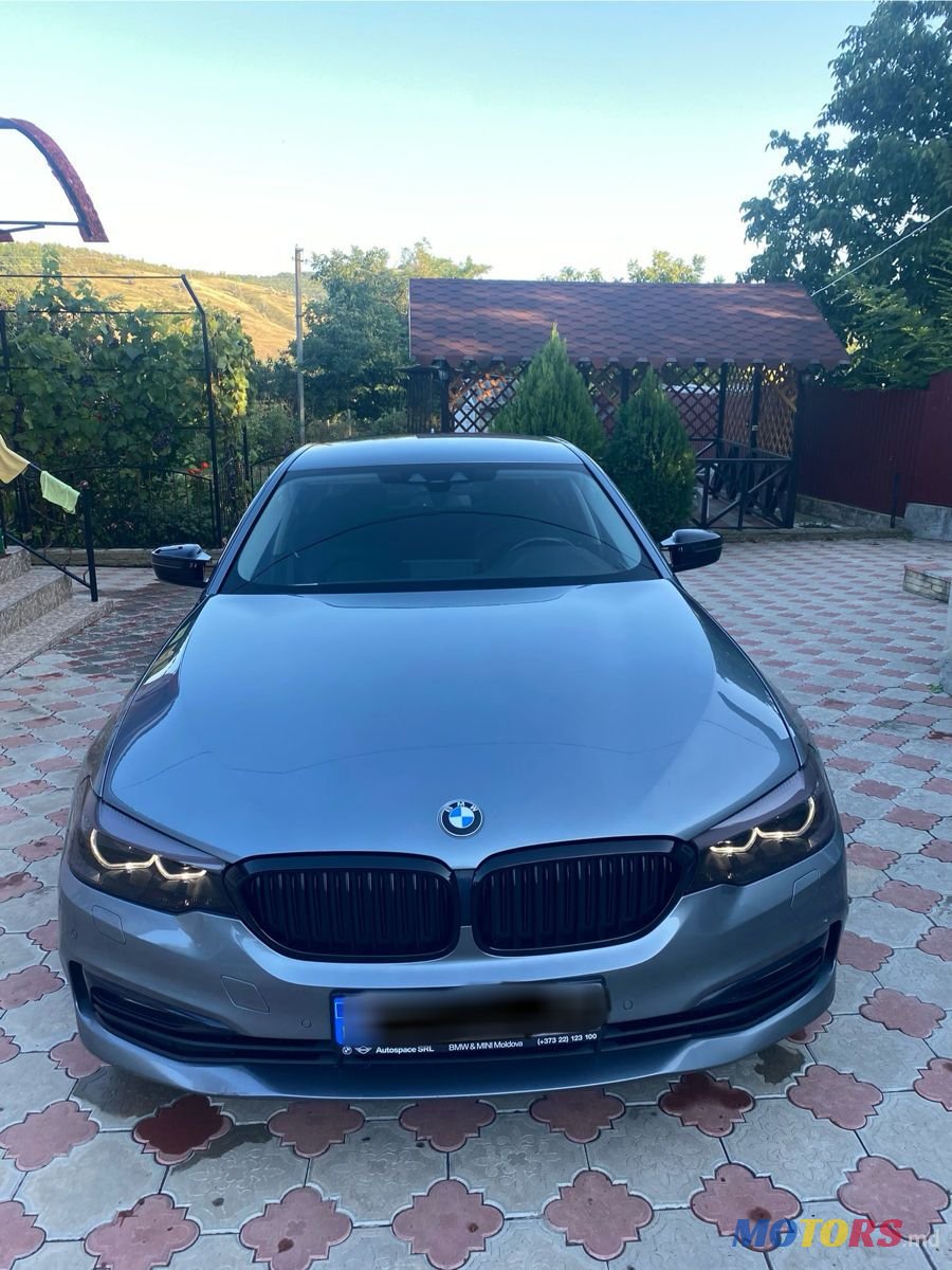 2017' BMW 5 Series photo #1