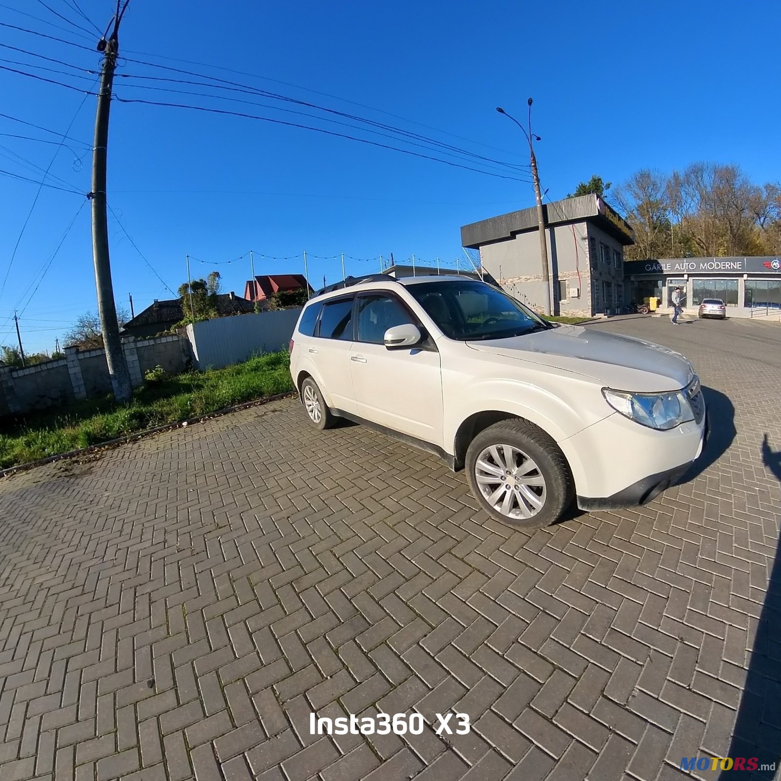 2011' Subaru Forester photo #3