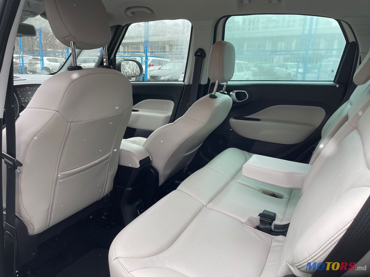 2017' Fiat 500L photo #6