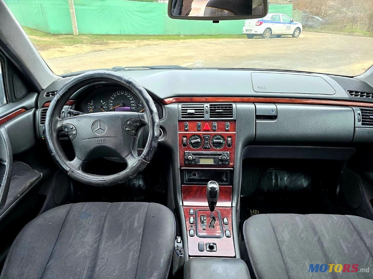 2001' Mercedes-Benz E-Class photo #5
