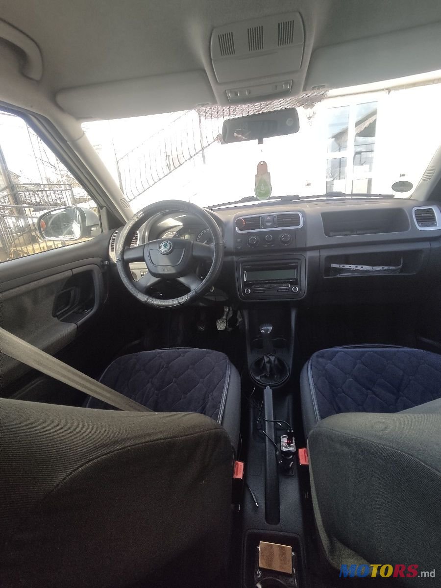 2009' Skoda Fabia photo #5