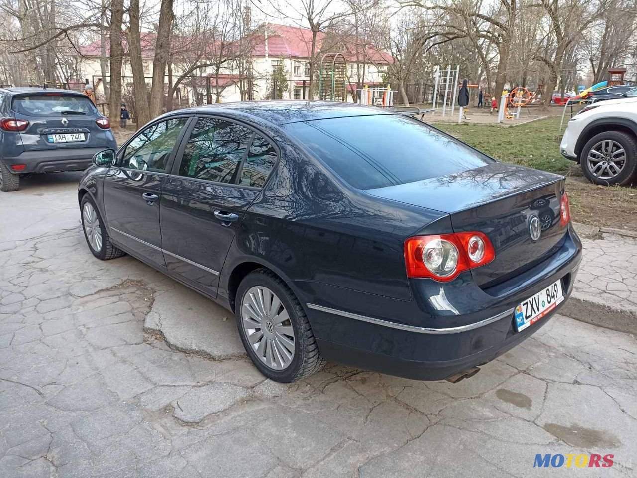 2008' Volkswagen Passat photo #3