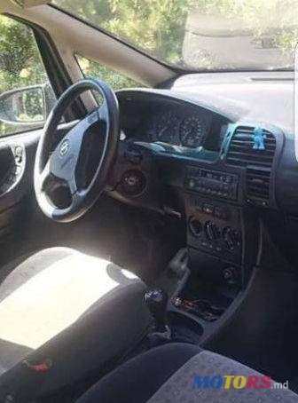 2002' Opel Zafira photo #2
