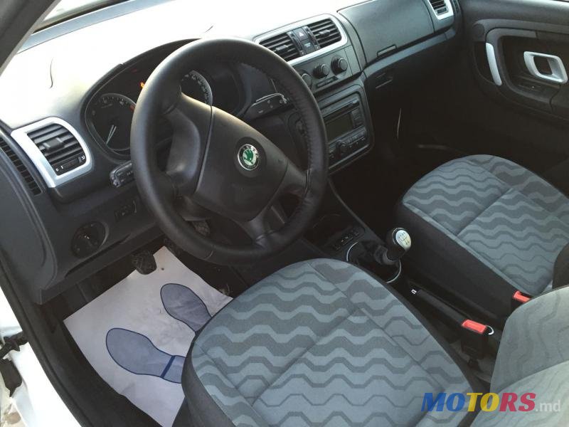 2008' Skoda Fabia photo #3