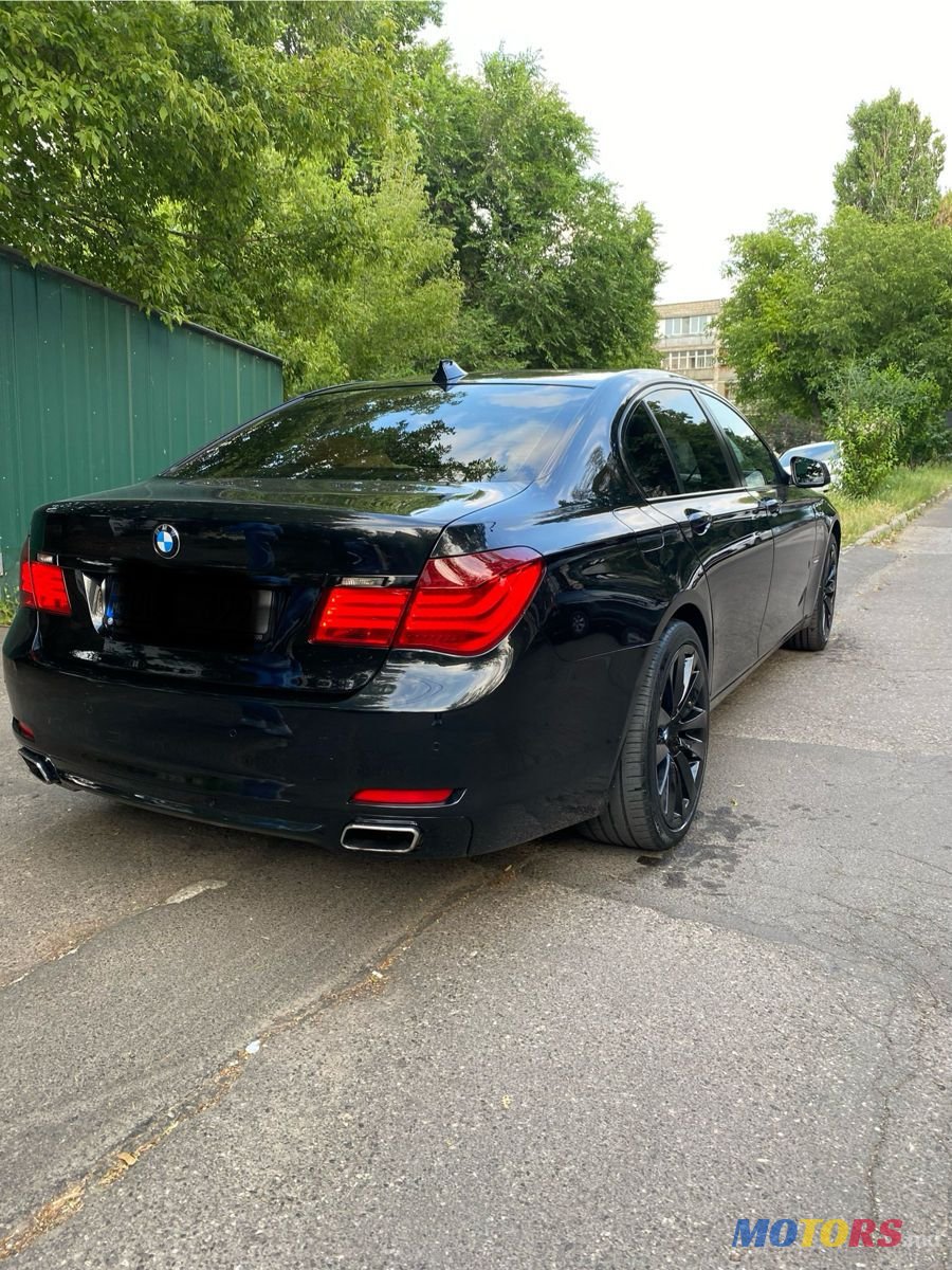 2011' BMW 7 Series photo #2