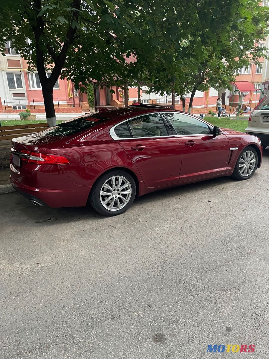 2013' Jaguar XF photo #2