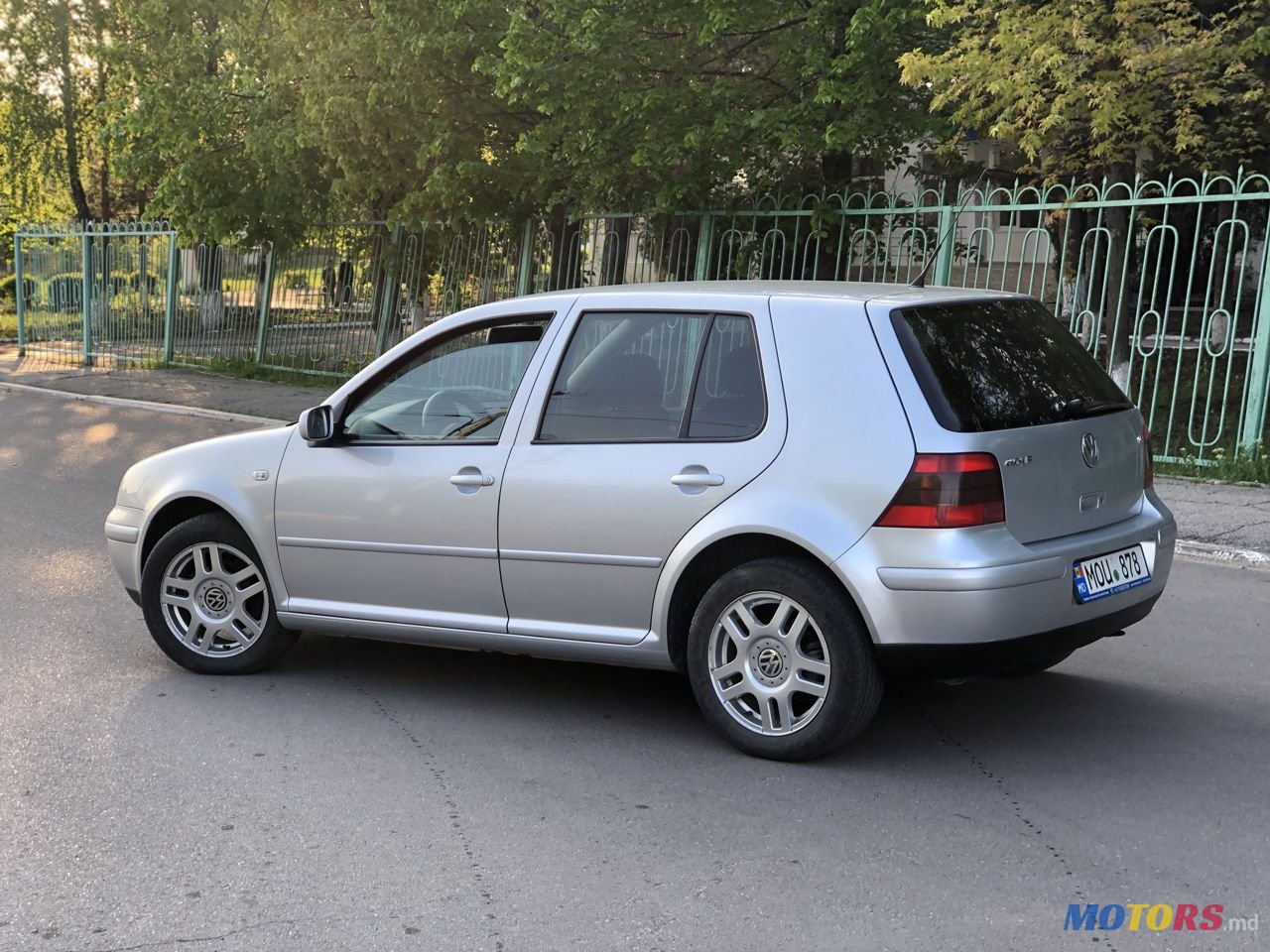 2003' Volkswagen Golf photo #5