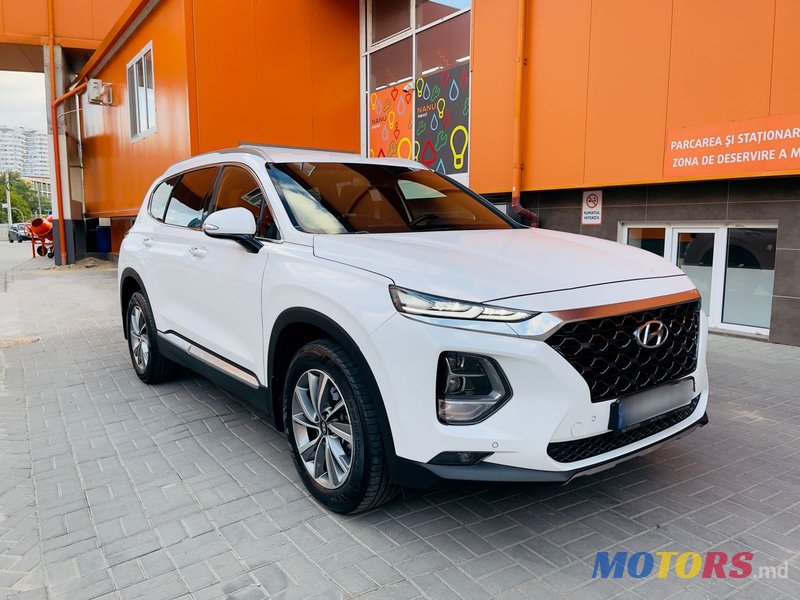 2019' Hyundai Santa Fe photo #2