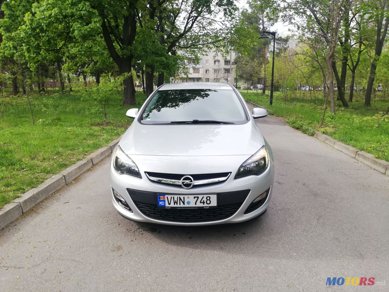 2013' Opel Astra photo #1