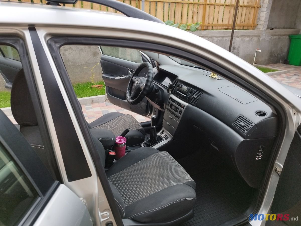 2005' Toyota Corolla photo #1