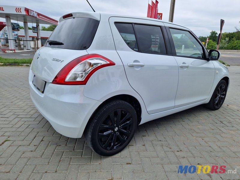 2016' Suzuki Swift photo #3