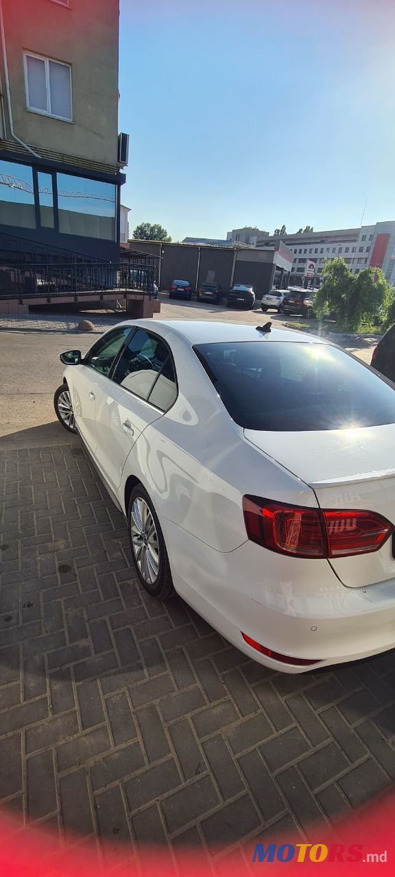 2013' Volkswagen Jetta photo #3