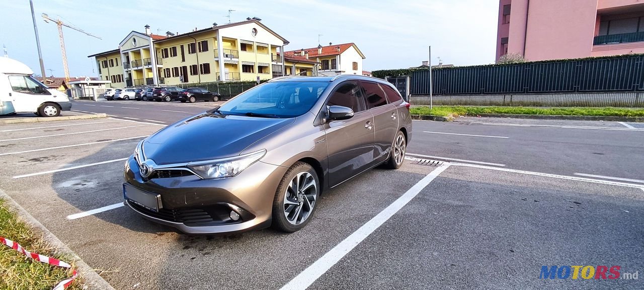 2016' Toyota Auris photo #2