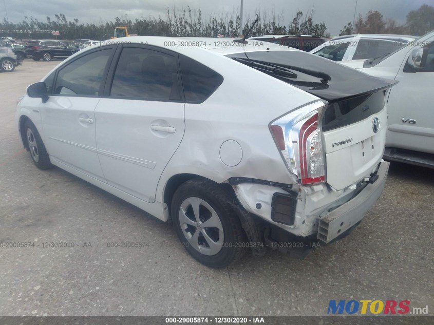 2013' Toyota Prius photo #2