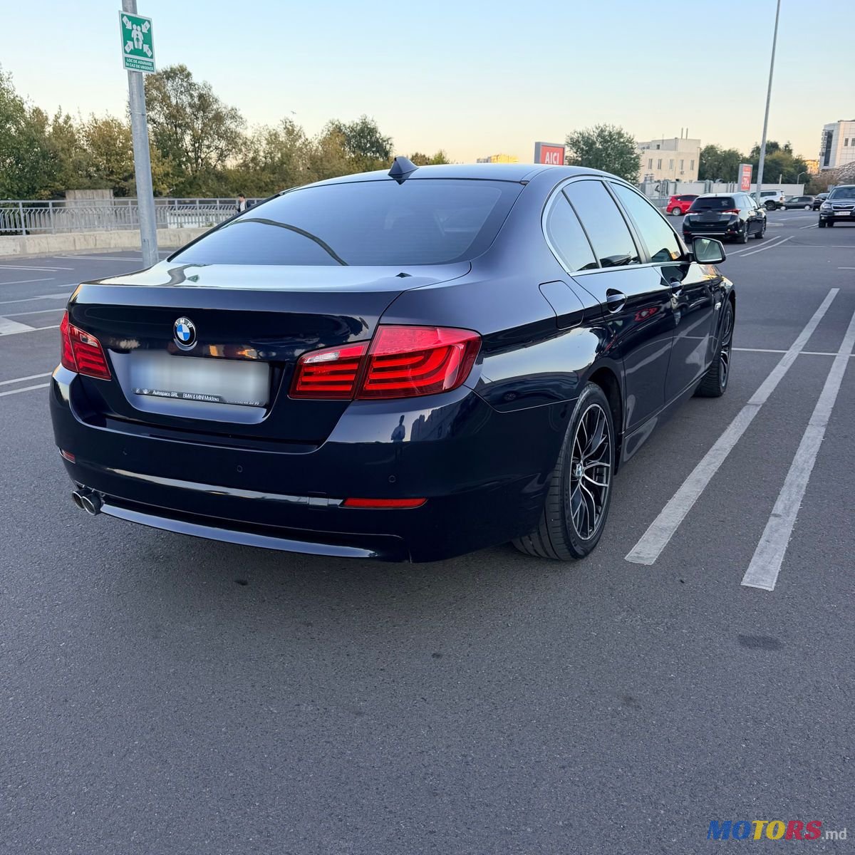 2013' BMW 5 Series photo #2
