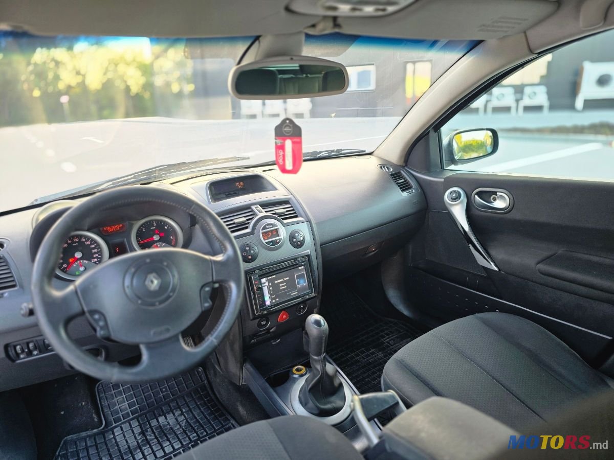 2004' Renault Megane photo #5