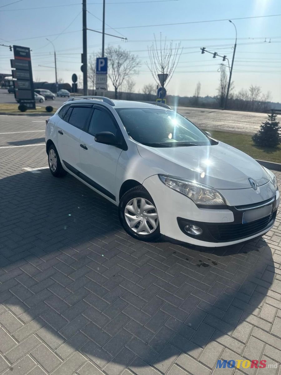 2012' Renault Megane photo #6