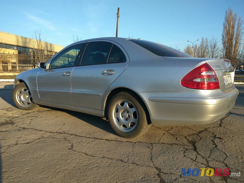 2005' Mercedes-Benz E200 photo #4