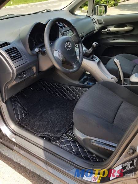 2007' Toyota Auris photo #5