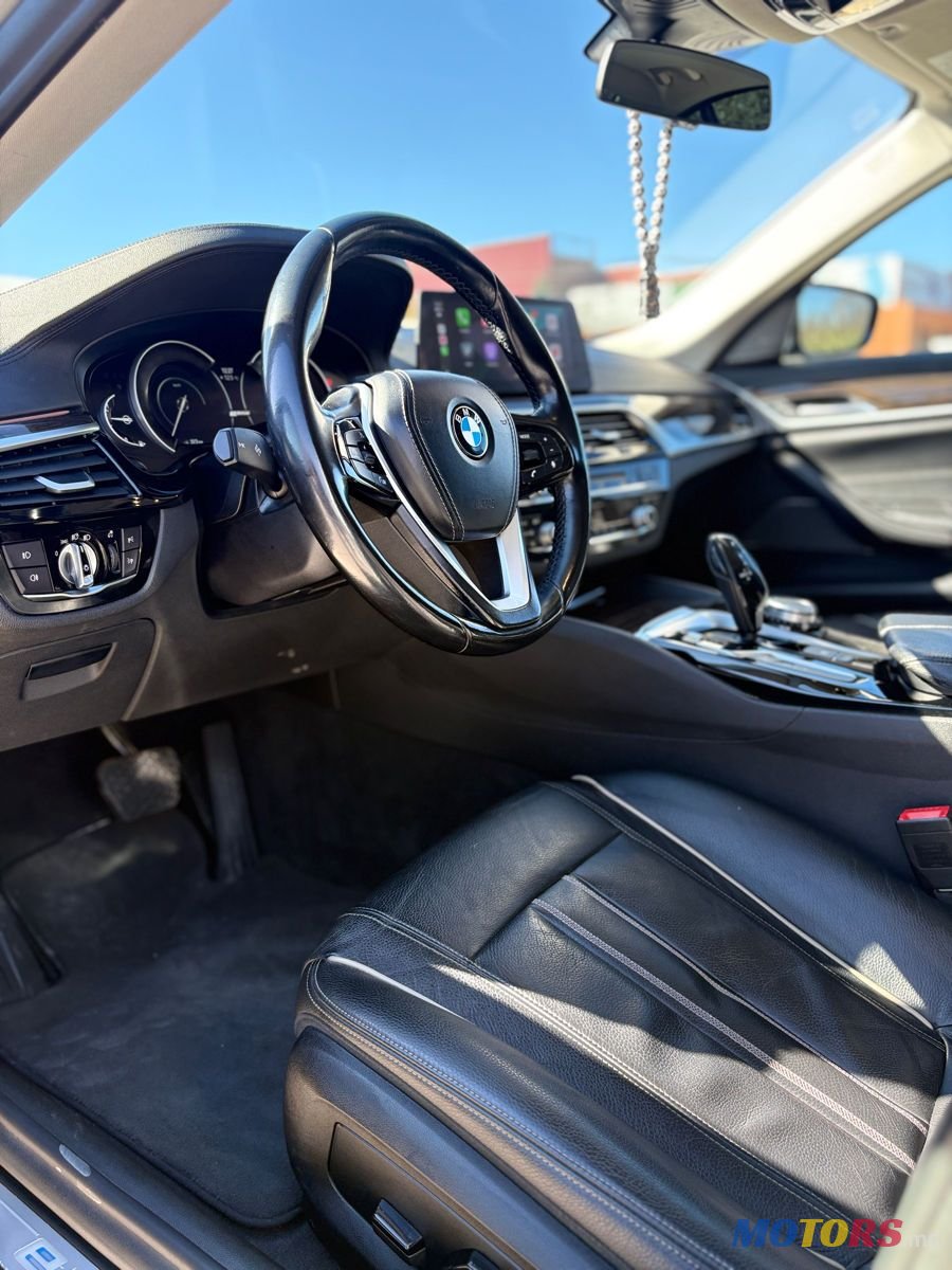 2017' BMW 5 Series photo #6