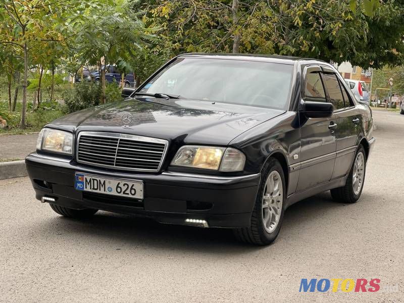 2000' Mercedes-Benz C photo #3