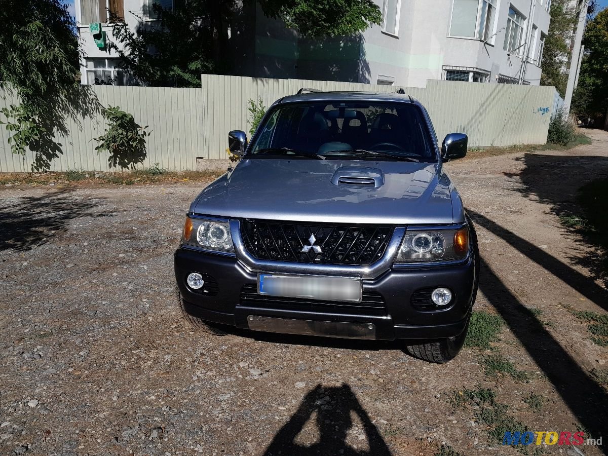2004' Mitsubishi Pajero Sport photo #5