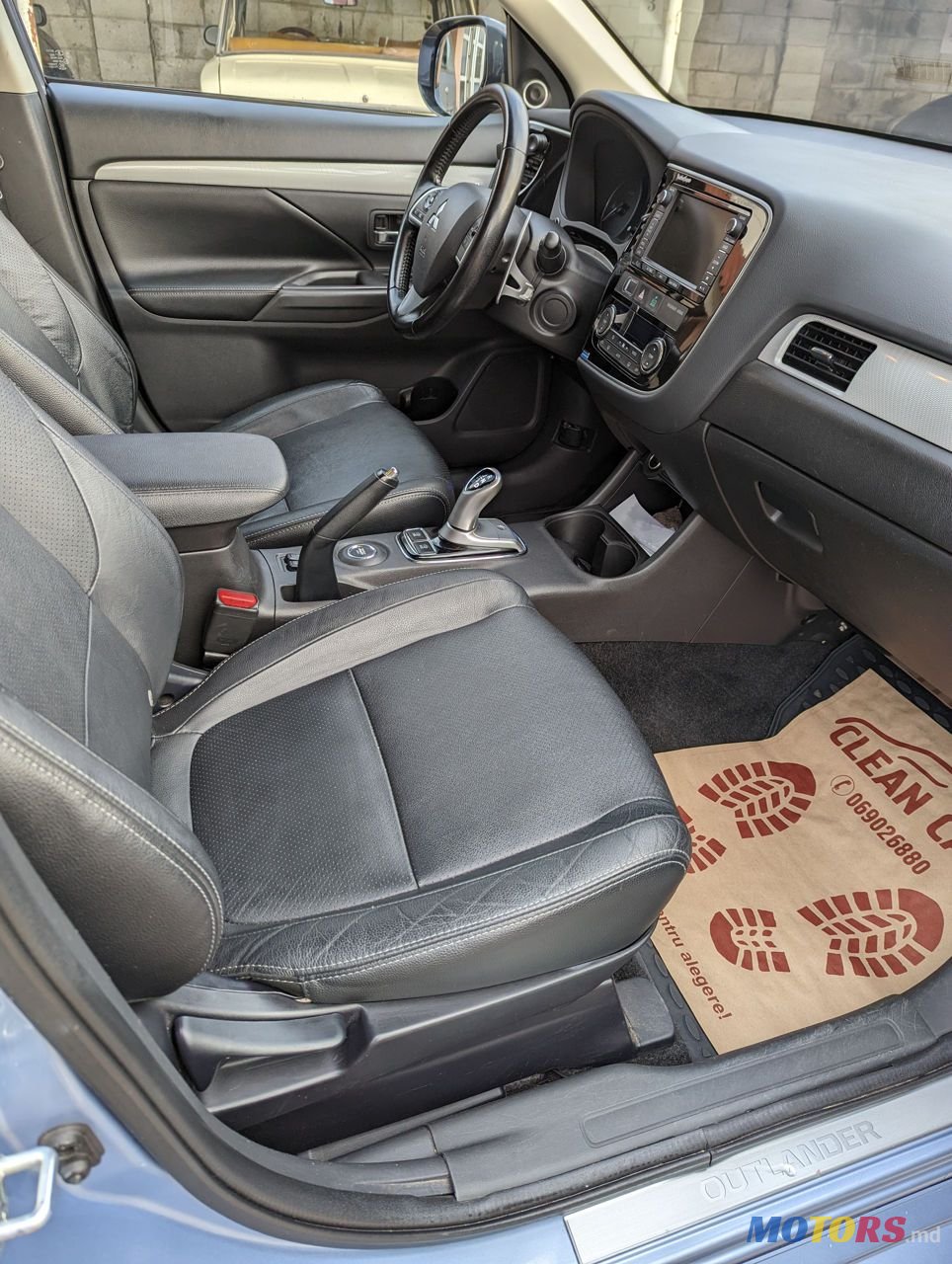 2013' Mitsubishi Outlander photo #5