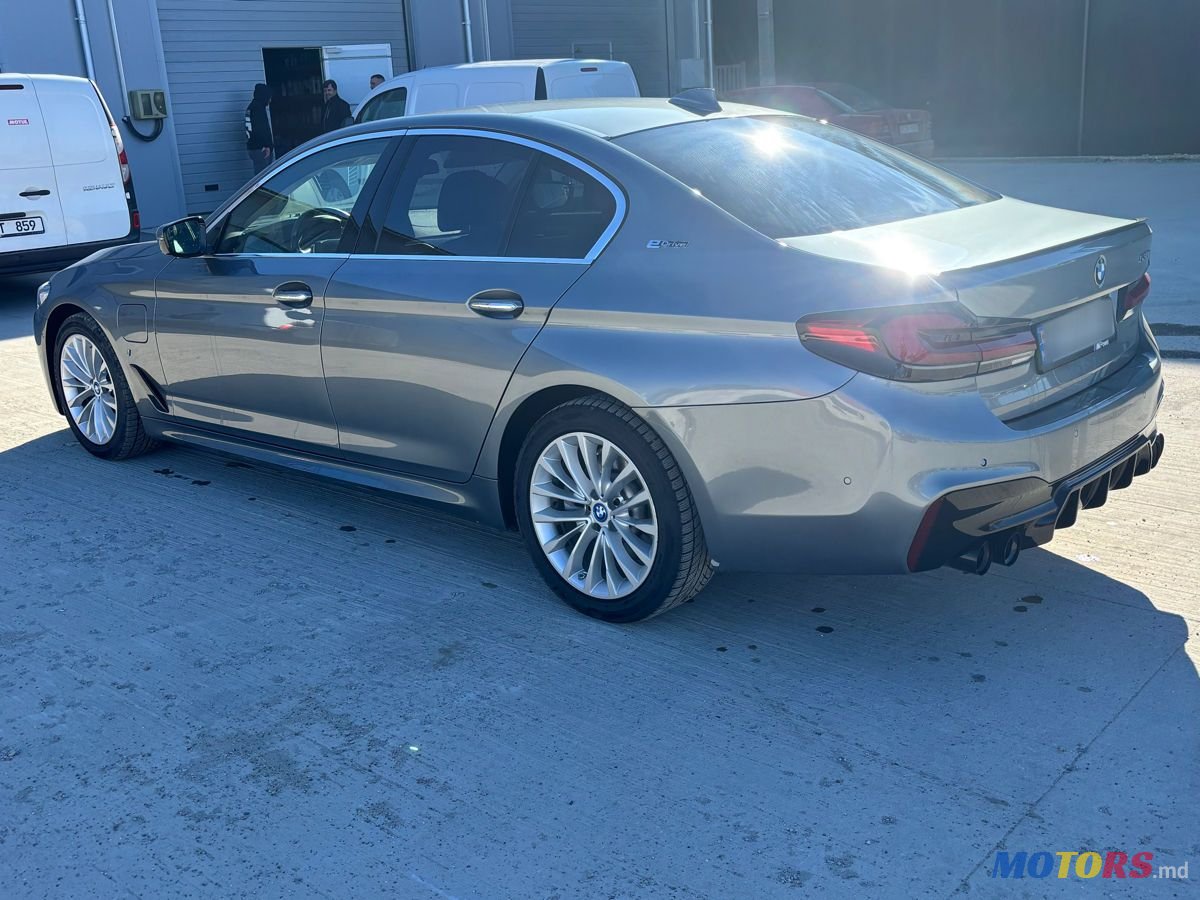 2017' BMW 5 Series photo #3