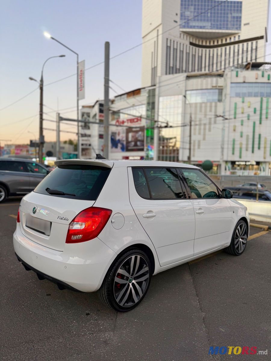 2010' Skoda Fabia photo #6