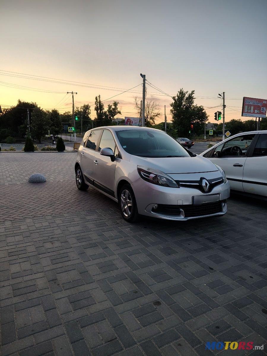 2012' Renault Scenic photo #1