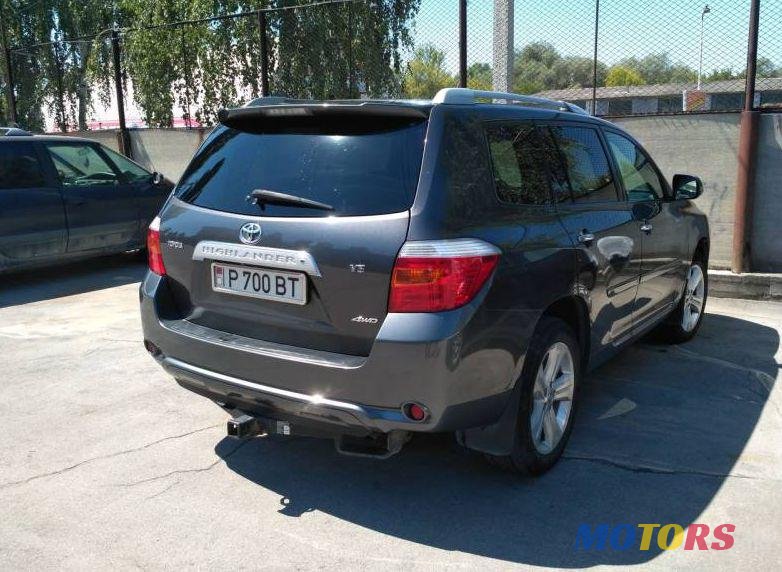 2009' Toyota Highlander photo #2