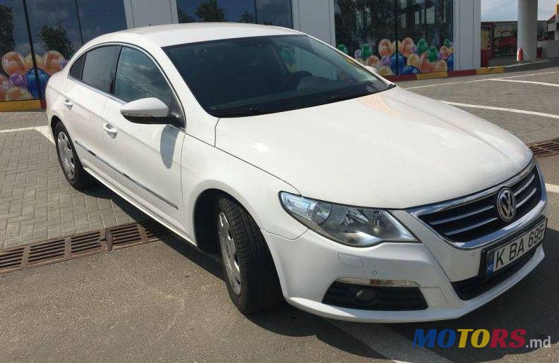 2008' Volkswagen Passat photo #4