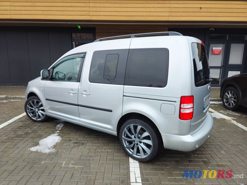 2011' Volkswagen Caddy photo #5