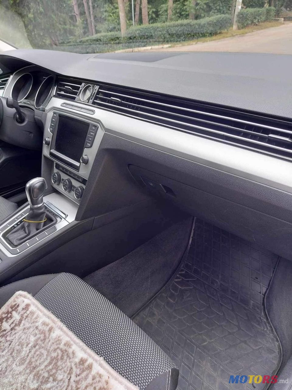 2015' Volkswagen Passat photo #6