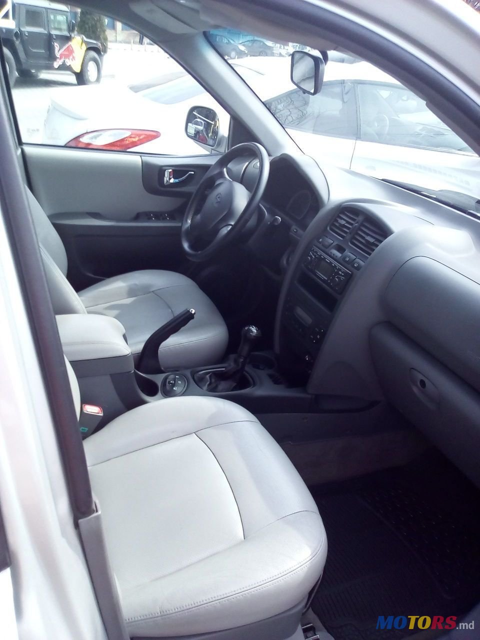 2005' Hyundai Santa Fe photo #4