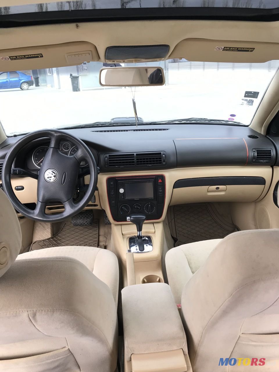 2001' Volkswagen Passat photo #6