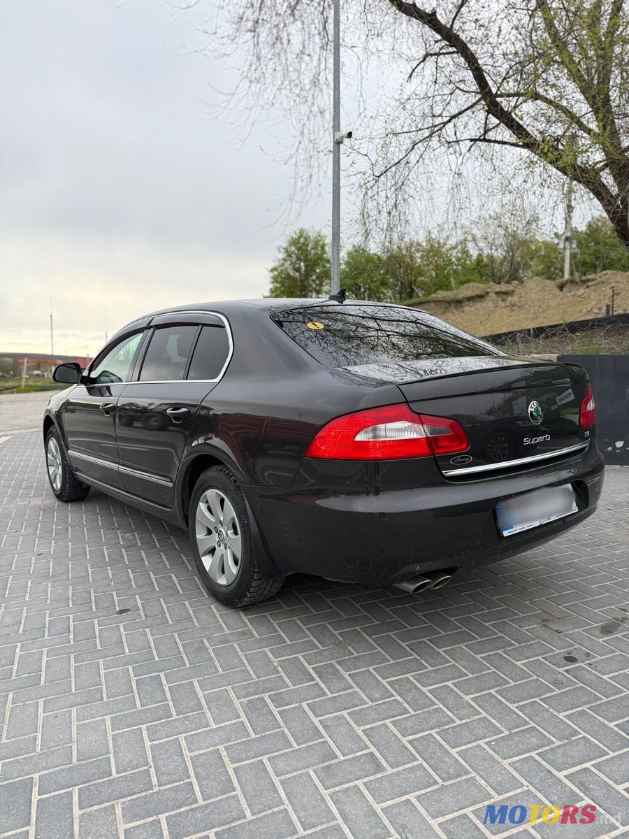 2011' Skoda Superb photo #4