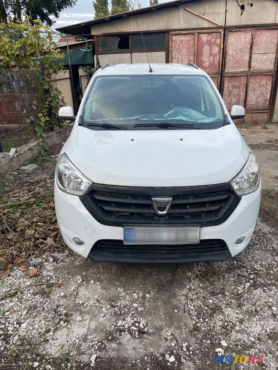 2015' Dacia Lodgy photo #3