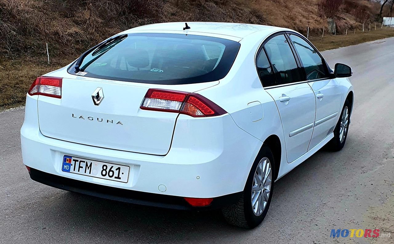 2015' Renault Laguna photo #5