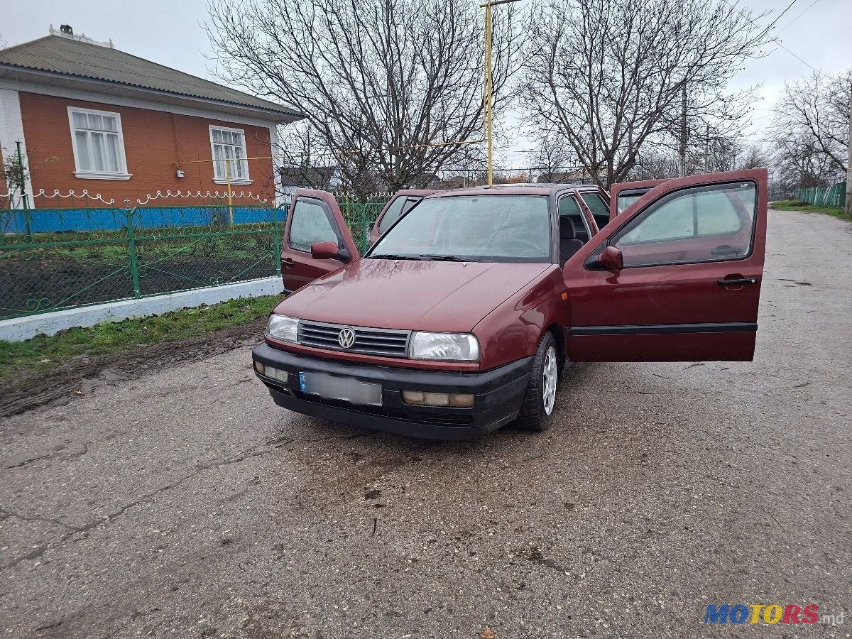 1993' Volkswagen Vento photo #6