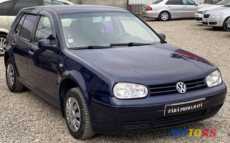 2002' Volkswagen Golf photo #1